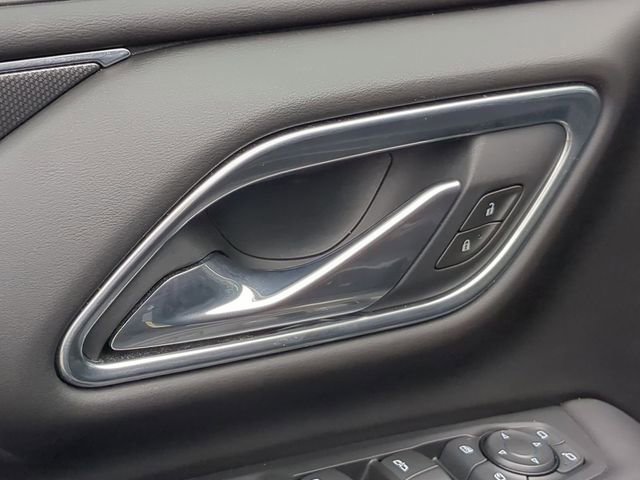 Used 2021 Chevrolet Suburban RST w/ Luxury Package image 16