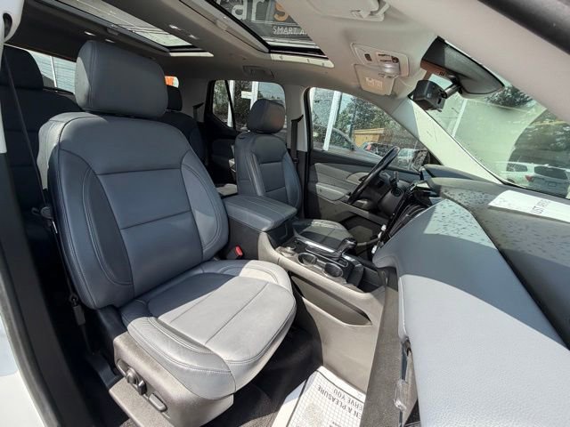 Used 2019 Chevrolet Traverse LT w/ LPO, Blackout Package AWD/4WD image 12