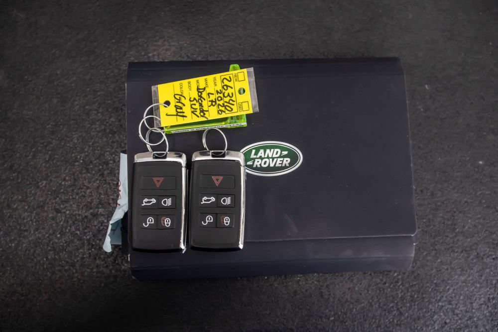 Used 2026 Land Rover Defender 110 X-Dynamic SE AWD/4WD image 44