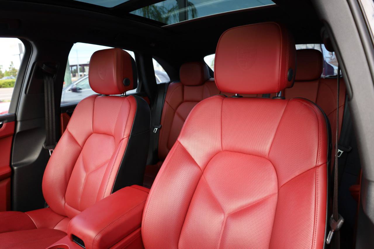 Used 2024 Porsche Macan S AWD/4WD image 8