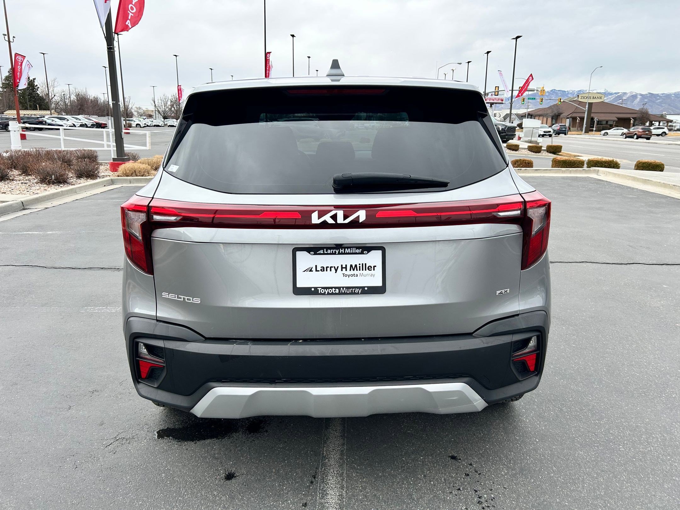 Used 2024 Kia Seltos LX image 4