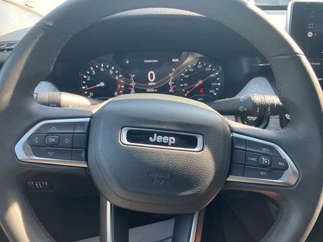 Used 2024 Jeep Compass Latitude AWD/4WD image 36