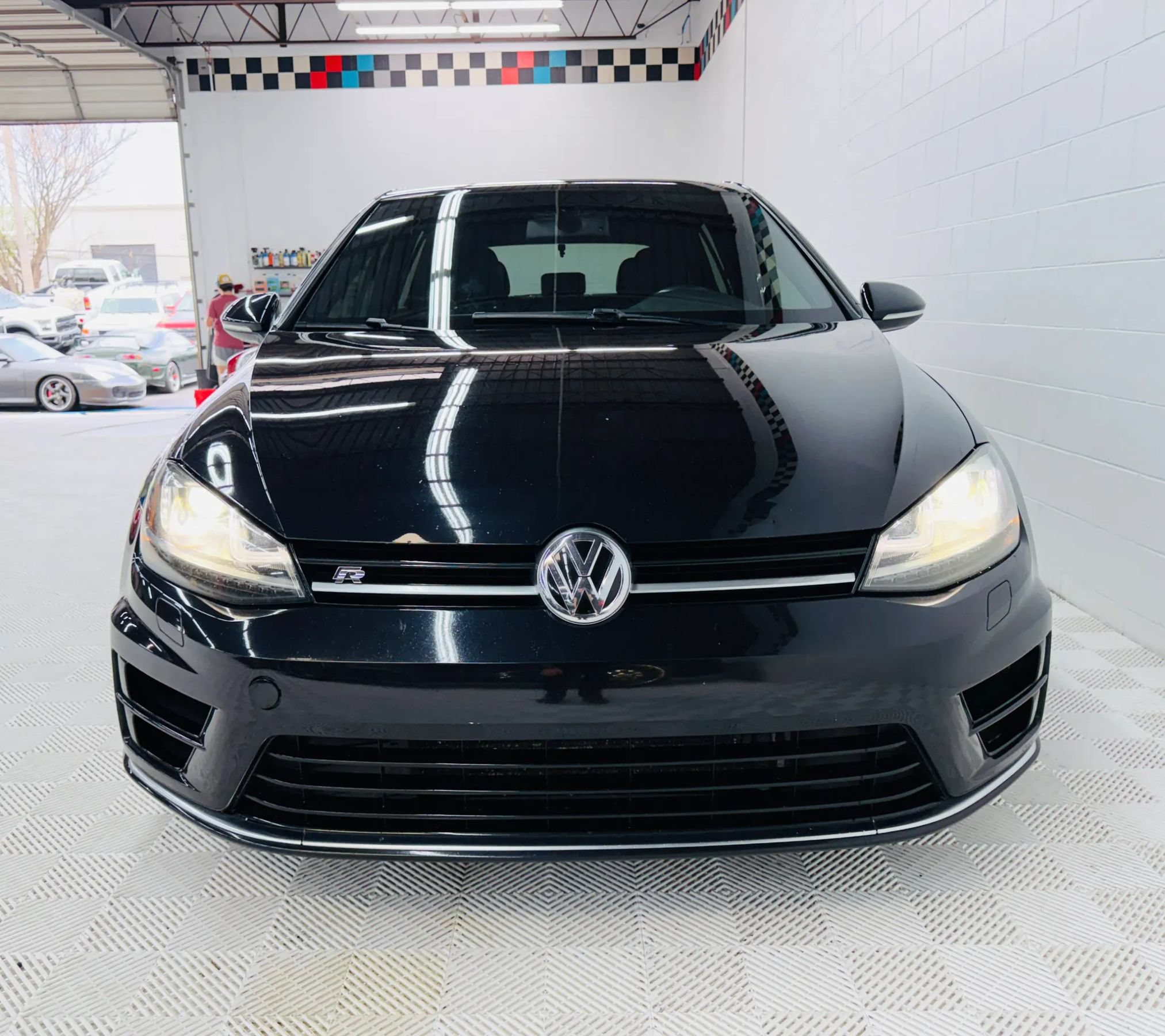 Used 2016 Volkswagen Golf R 4-Door AWD/4WD image 14