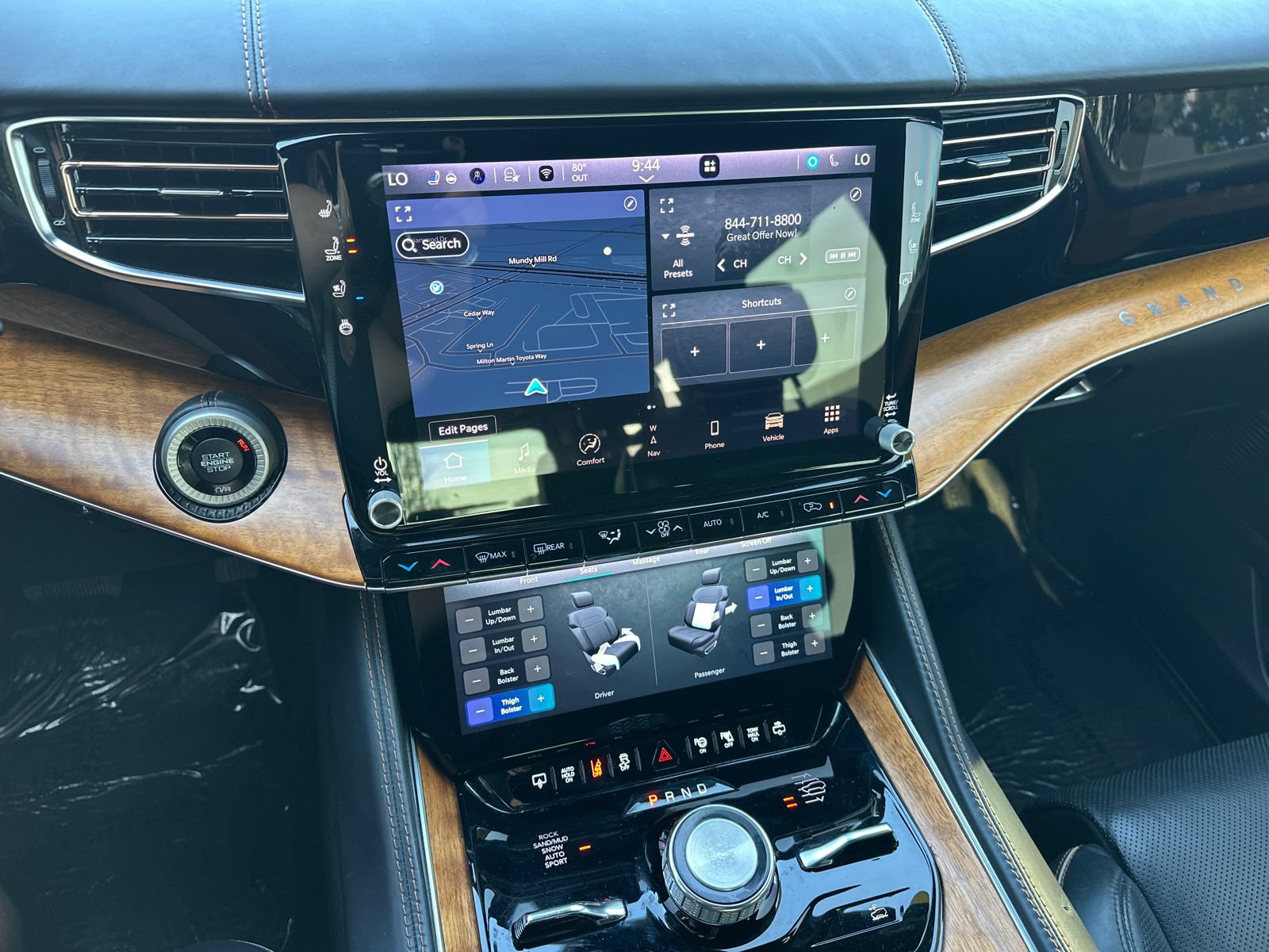 Used 2022 Jeep Grand Wagoneer Series III w/ Rear Seat Video Group 1 AWD/4WD image 27
