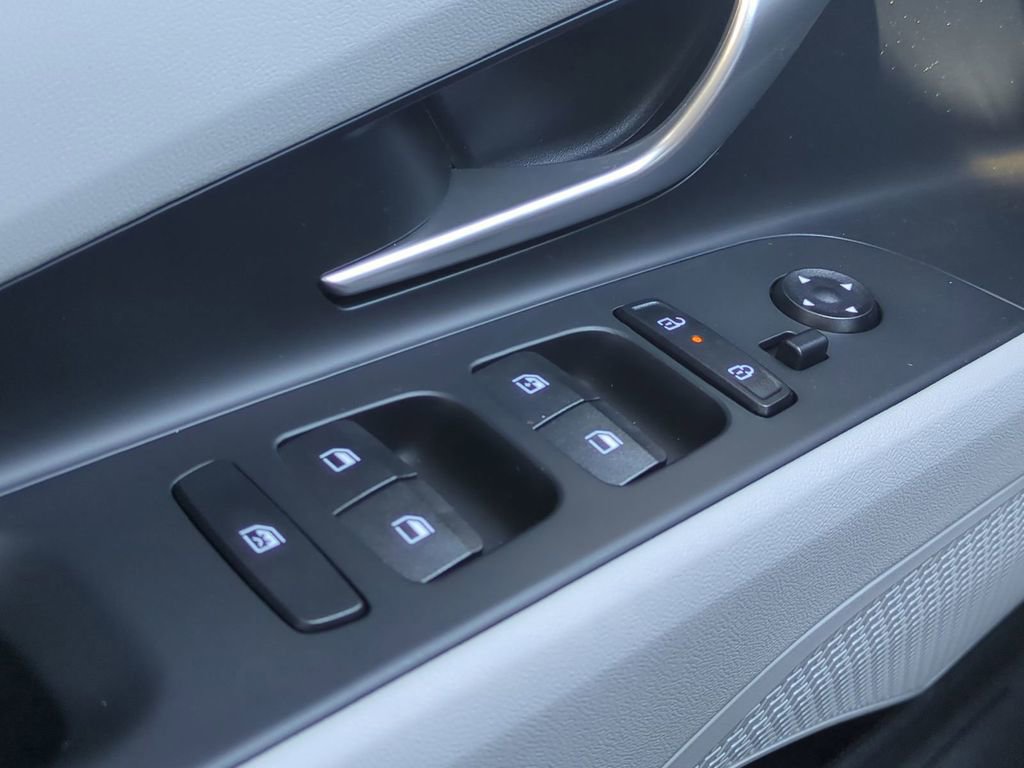 New 2026 Hyundai Elantra Limited image 30