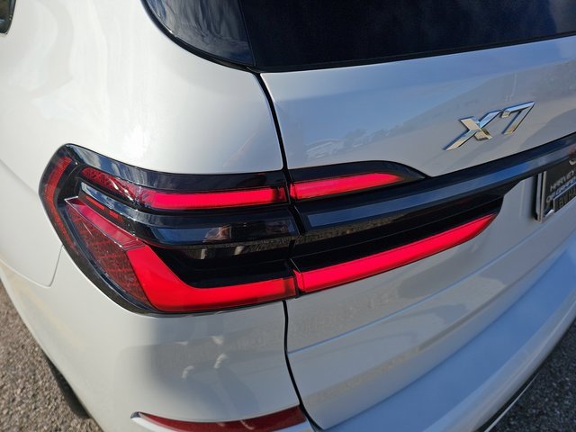 Used 2025 BMW X7 xDrive40i w/ M Sport Package image 38