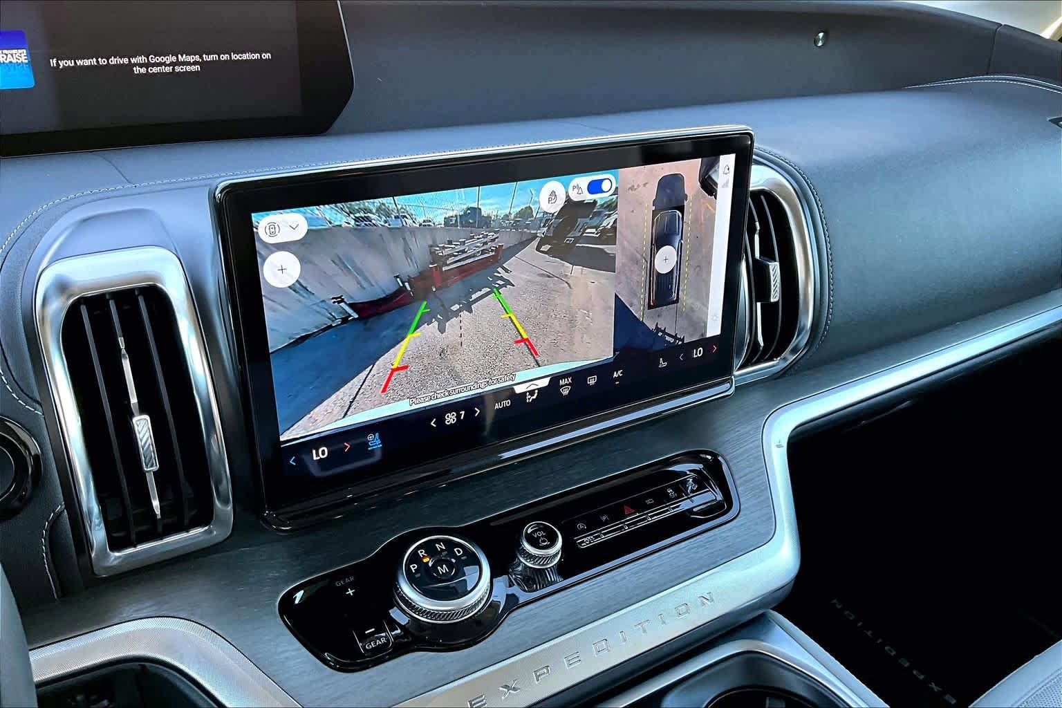 Used 2025 Ford Expedition Platinum image 34