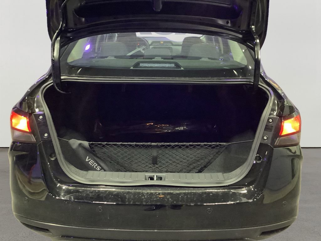 New 2025 Nissan Versa SR w/ Trunk Package image 14