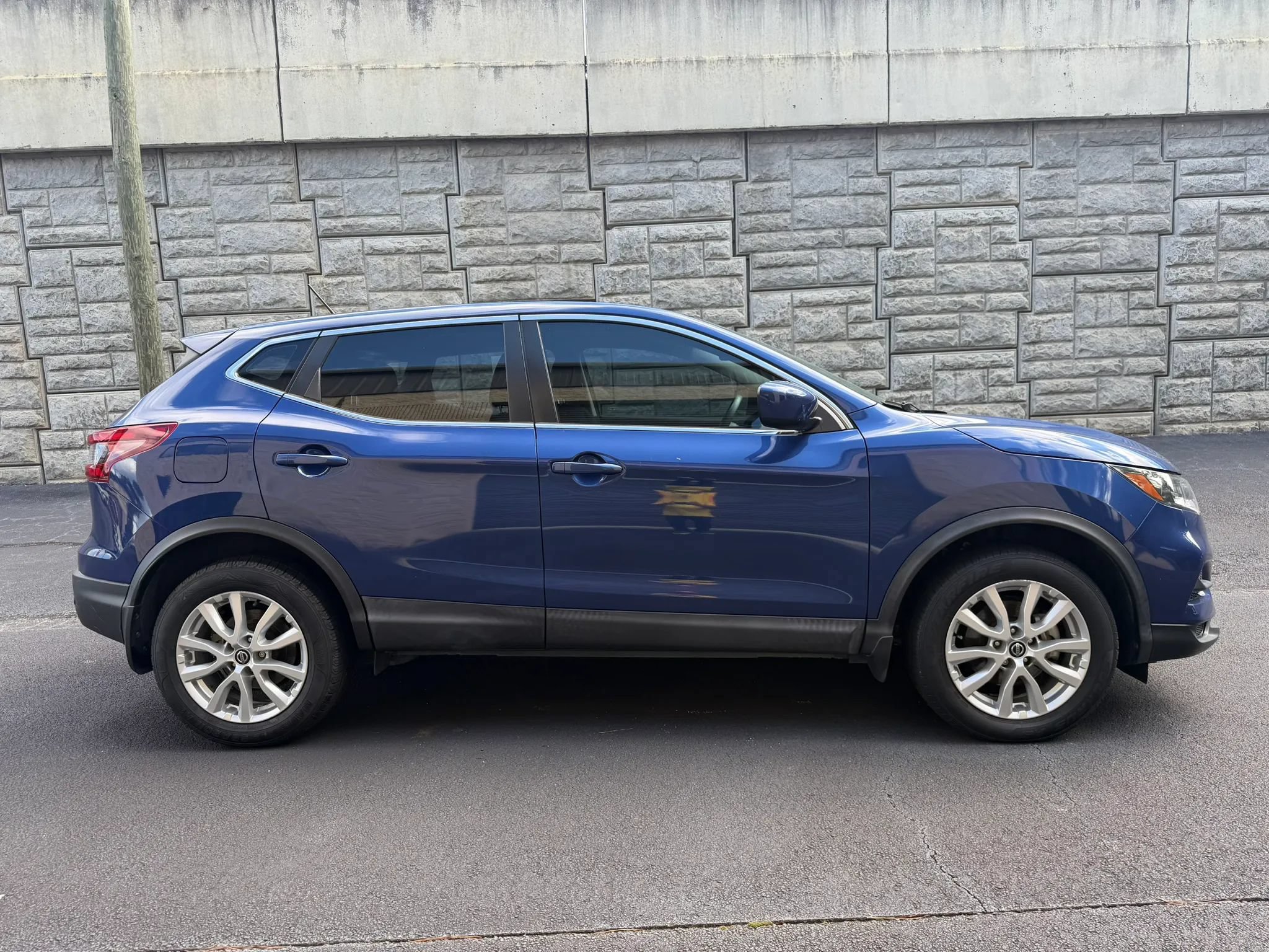 Used 2020 Nissan Rogue Sport S w/ Appearance Package FWD image 6