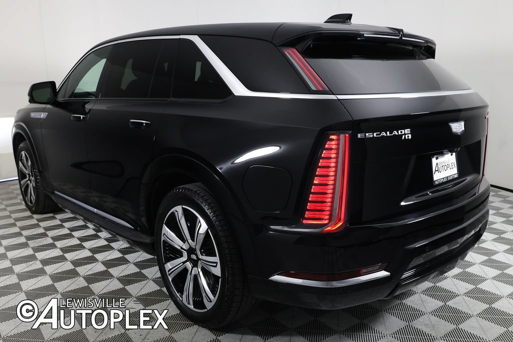 Used 2025 Cadillac Escalade IQ Luxury 2 w/ LPO, Premium Carpet Package AWD/4WD image 7