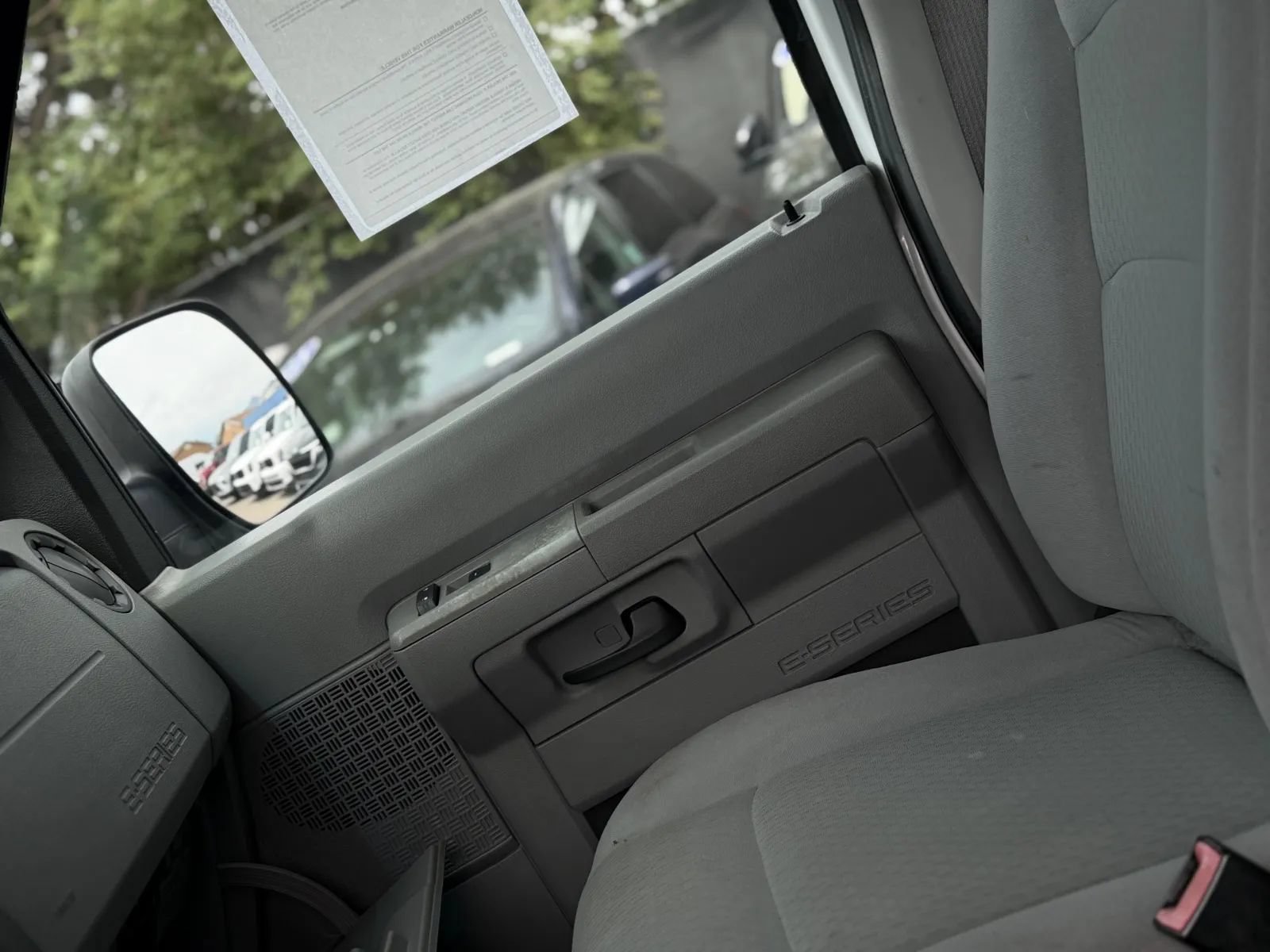 Used 2009 Ford E-350 and Econoline 350 XLT RWD image 28