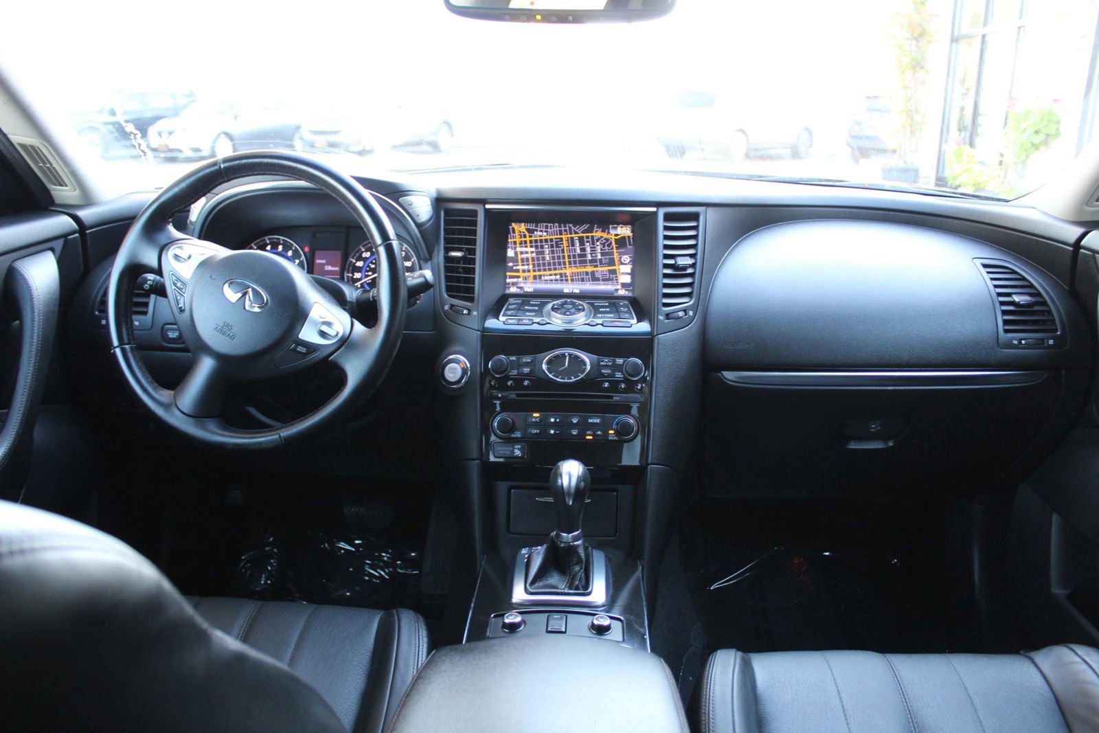 Used 2017 INFINITI QX70 3.7 w/ Premium Package image 13