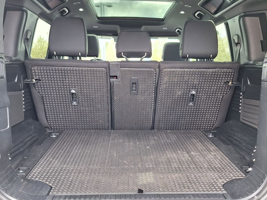 Used 2025 Land Rover Defender 110 S AWD/4WD image 32