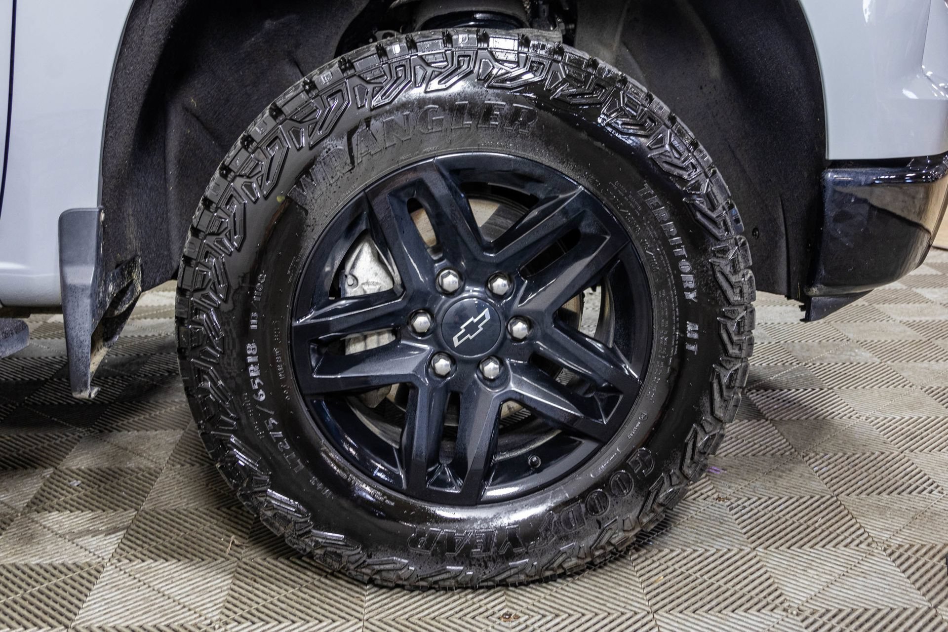 Used 2025 Chevrolet Silverado 1500 Custom Trail Boss AWD/4WD image 50