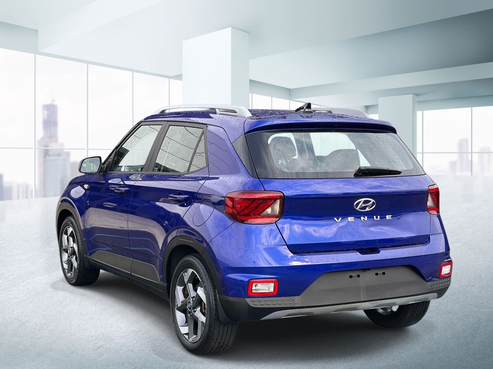 Used 2022 Hyundai Venue Limited FWD image 3