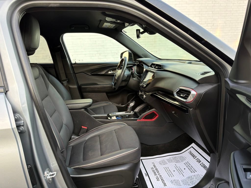 Used 2023 Chevrolet TrailBlazer RS w/ Convenience Package FWD image 12
