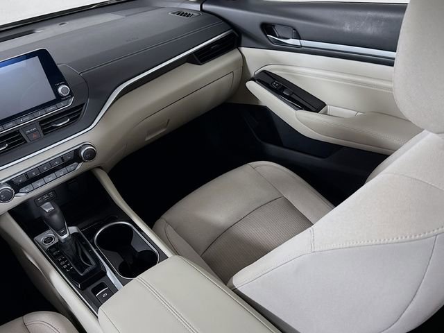 Certified 2022 Nissan Altima 2.5 SV w/ SV Premium Package image 24