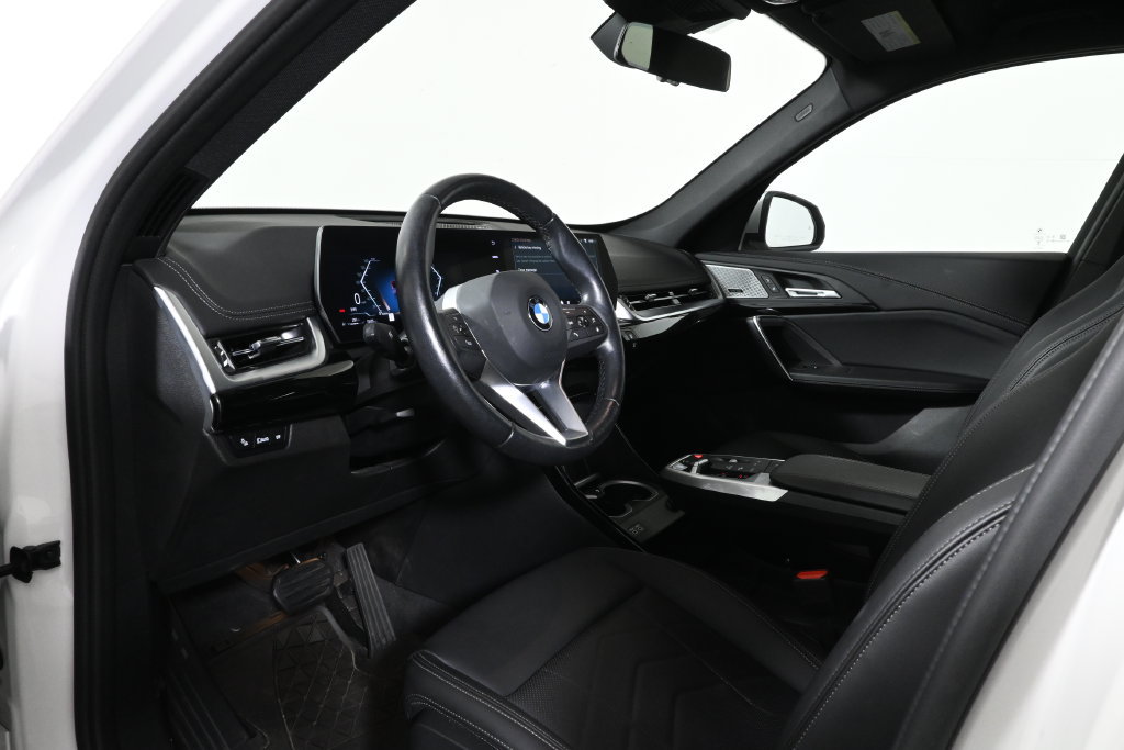 Certified 2024 BMW X1 xDrive28i w/ Convenience Package AWD/4WD image 4