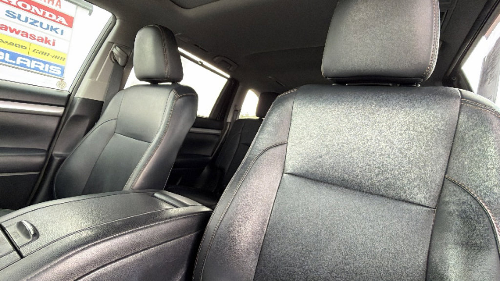 Used 2014 Toyota Highlander XLE AWD/4WD image 11