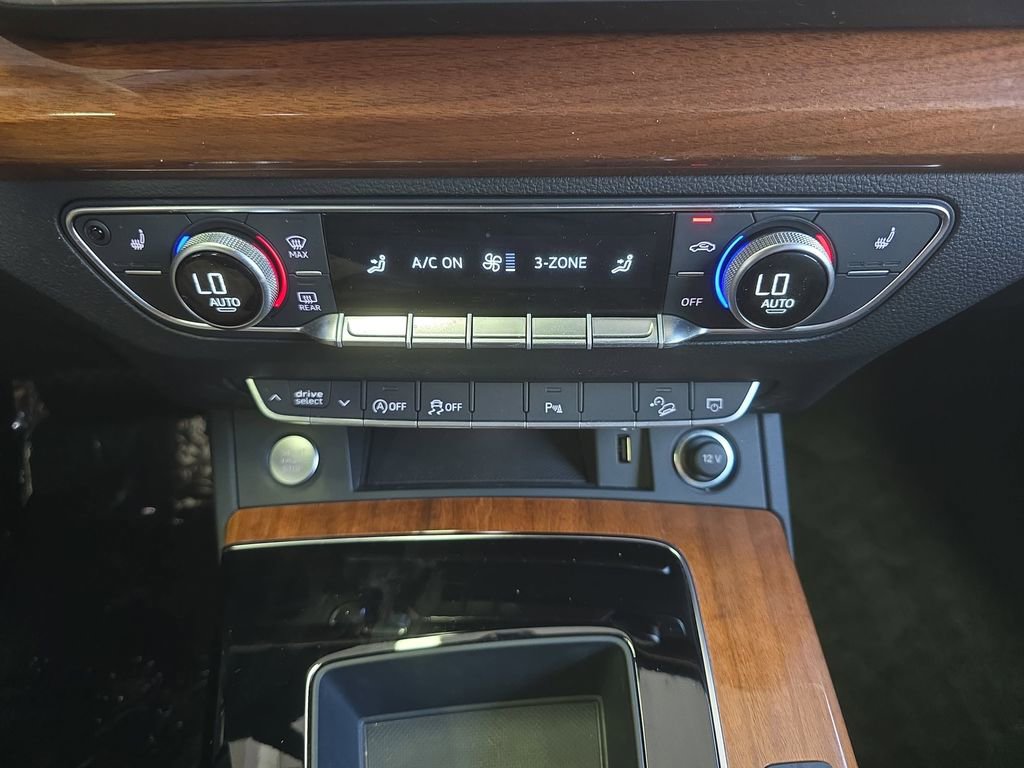 Used 2023 Audi Q5 2.0T Premium w/ Convenience Package image 20