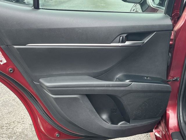 Used 2018 Toyota Camry LE FWD image 16