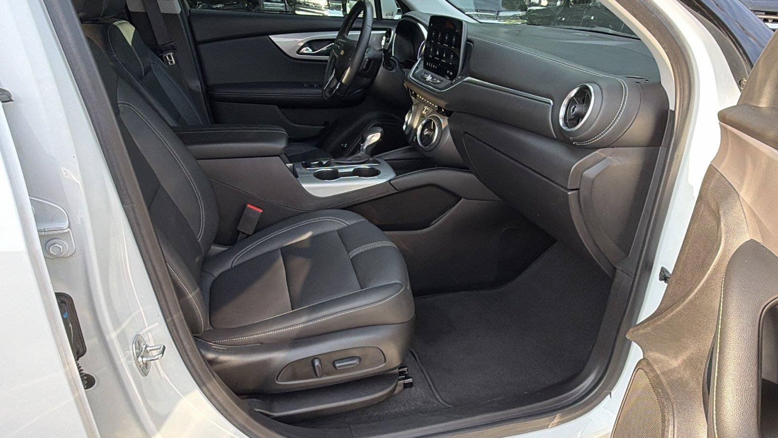 Used 2024 Chevrolet Blazer LT FWD image 19