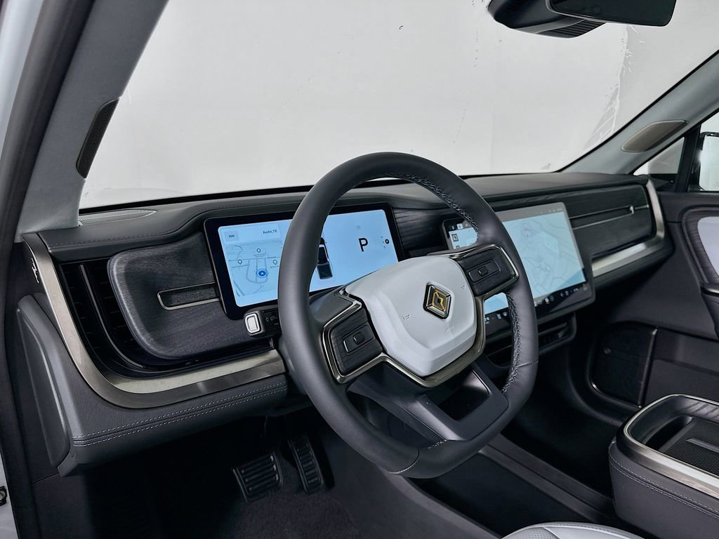 Used 2025 Rivian R1T Adventure image 9