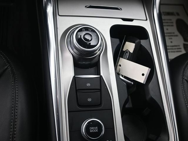 Used 2022 Ford Explorer XLT w/ Equipment Group 202A image 9