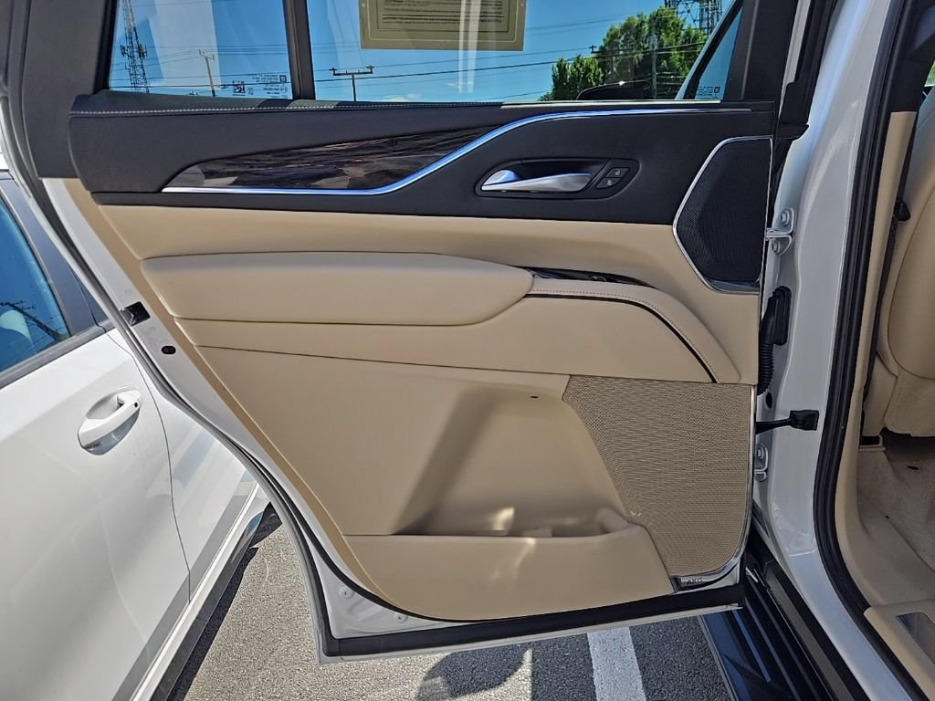 Used 2024 Cadillac Escalade Premium Luxury AWD/4WD image 49
