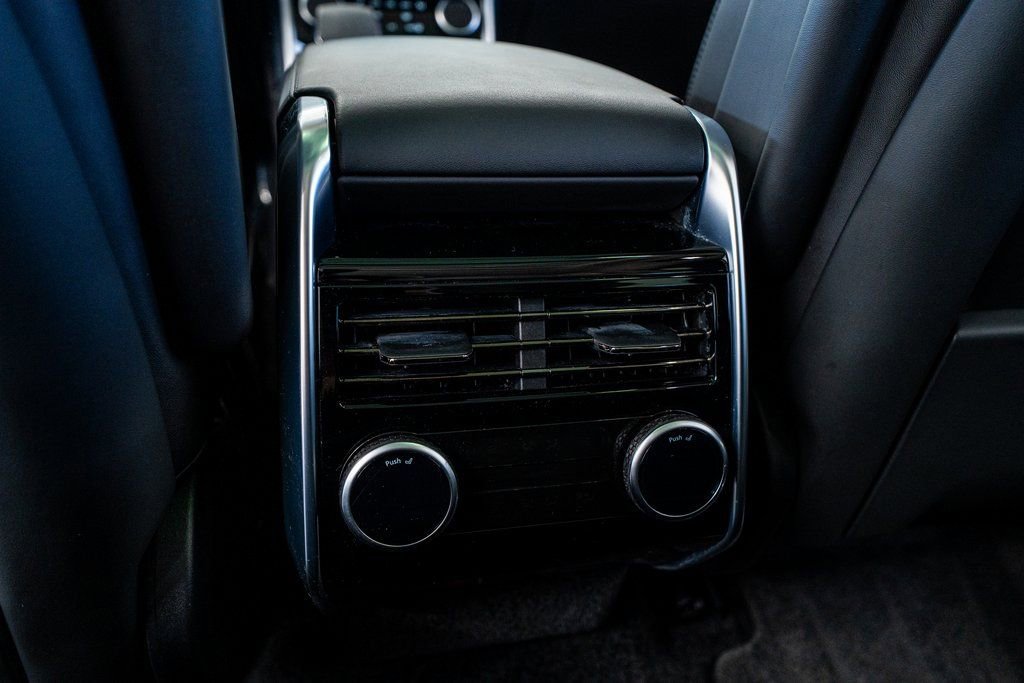 Used 2022 Land Rover Range Rover SE image 52