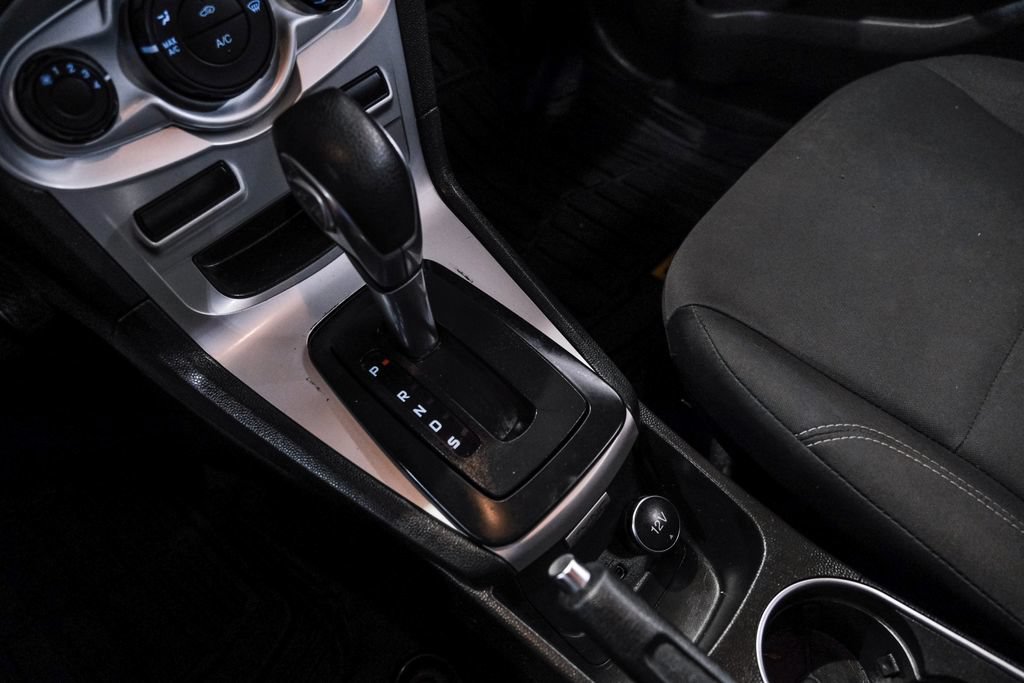 Used 2019 Ford Fiesta SE FWD image 25