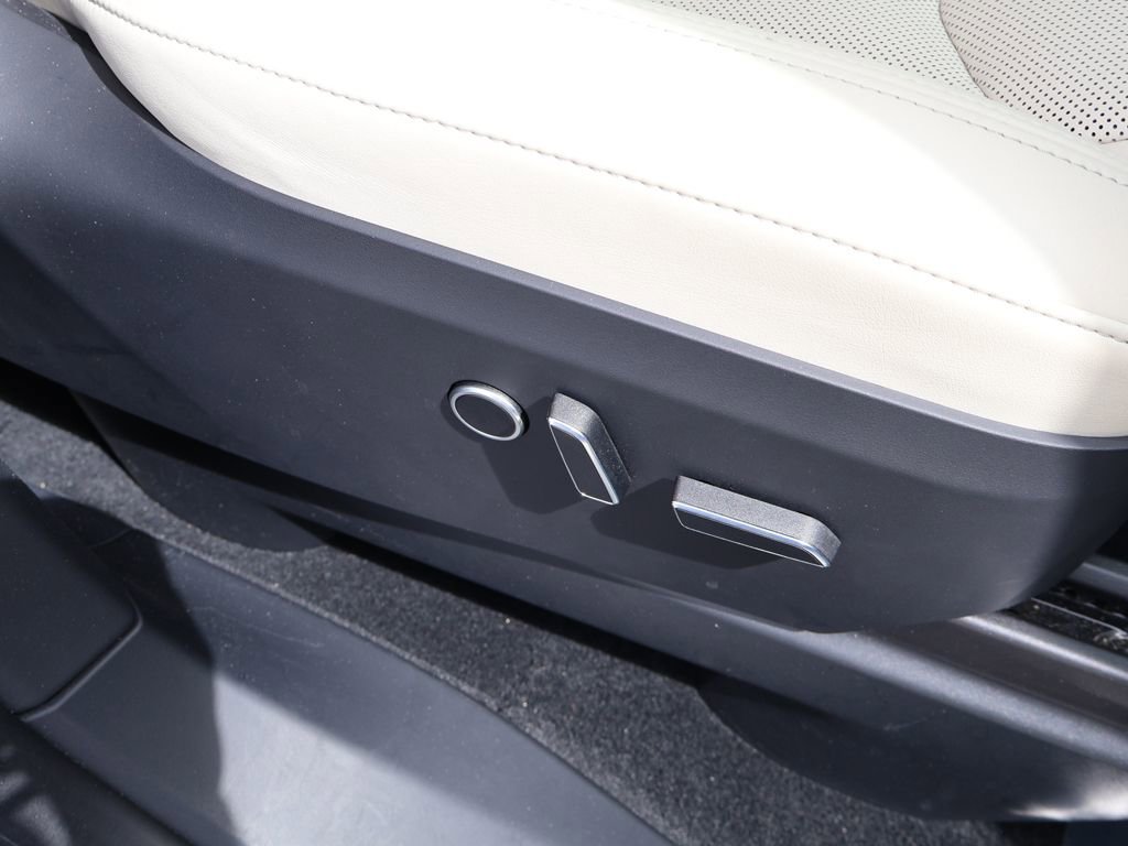 Used 2023 Tesla Model X AWD/4WD image 32