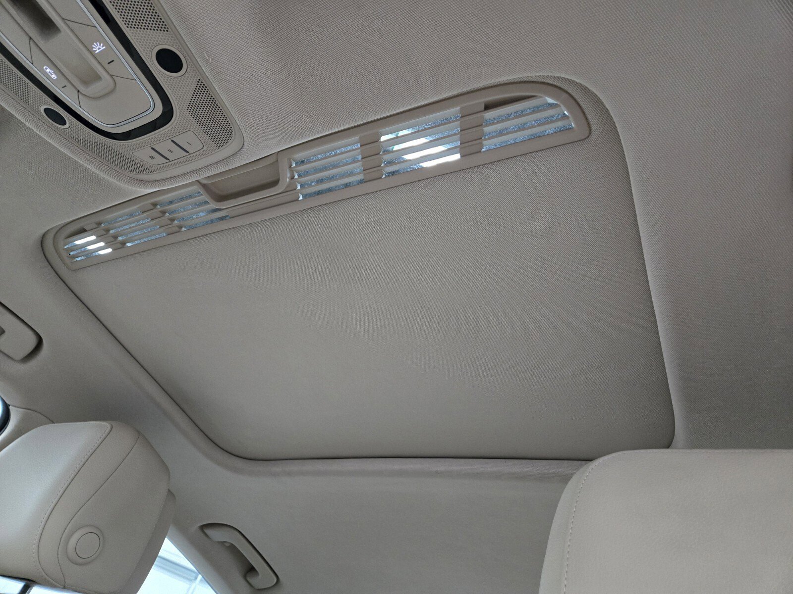 Used 2017 Audi A4 2.0T Premium w/ 18" Wheel Package image 9