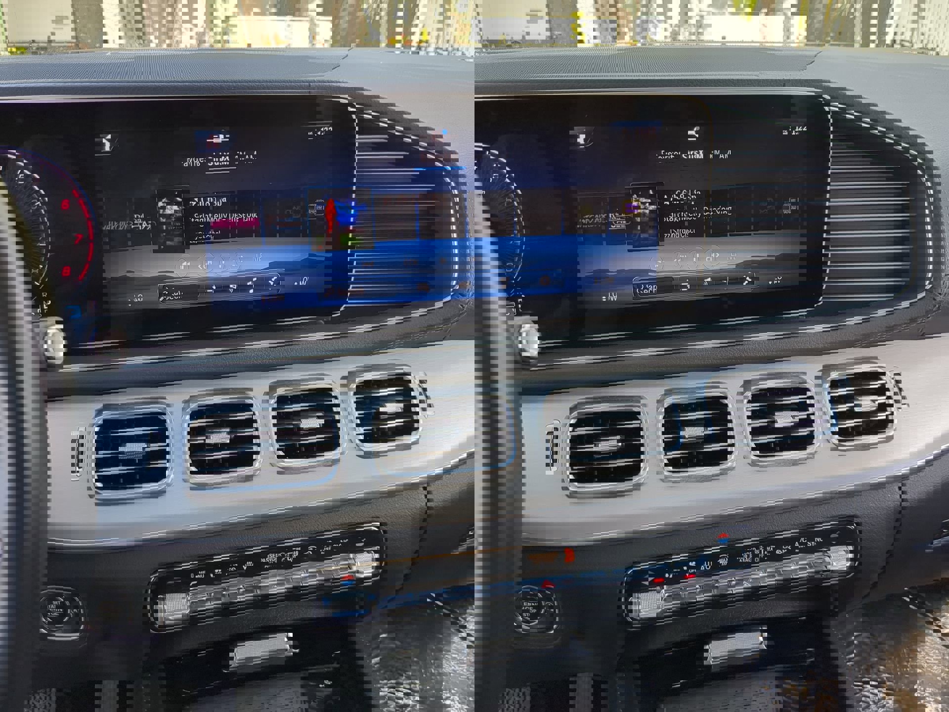 Used 2024 Mercedes-Benz GLS 450 4MATIC image 23