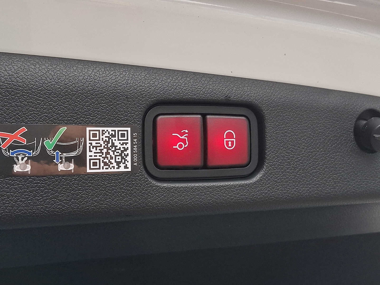 Used 2026 Mercedes-Benz E 350 4MATIC Sedan image 27