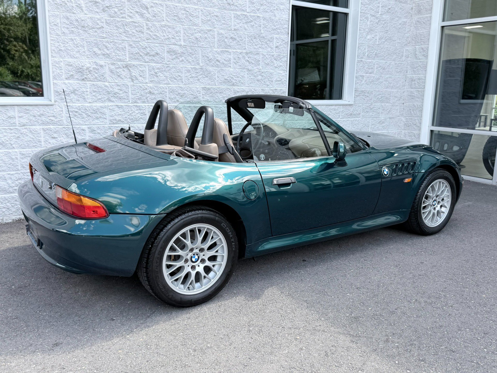Used 1999 BMW Z3 2.5i RWD image 25
