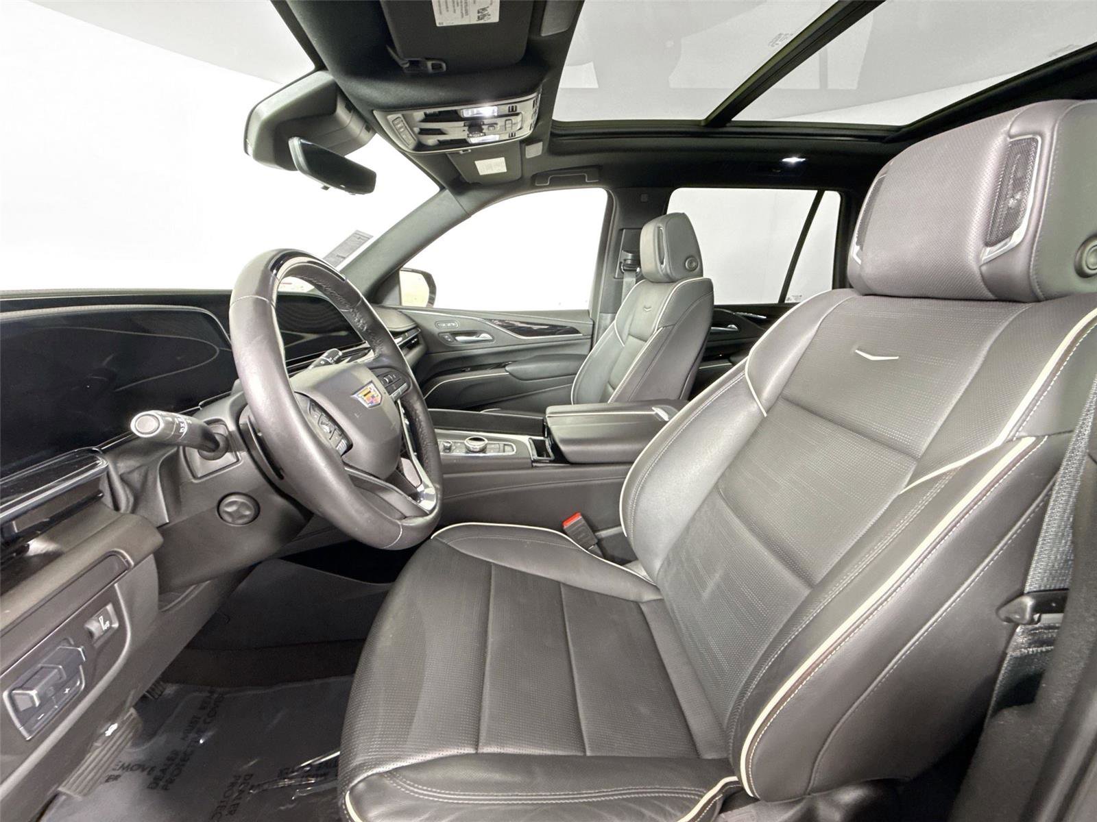 Used 2024 Cadillac Escalade Sport image 3