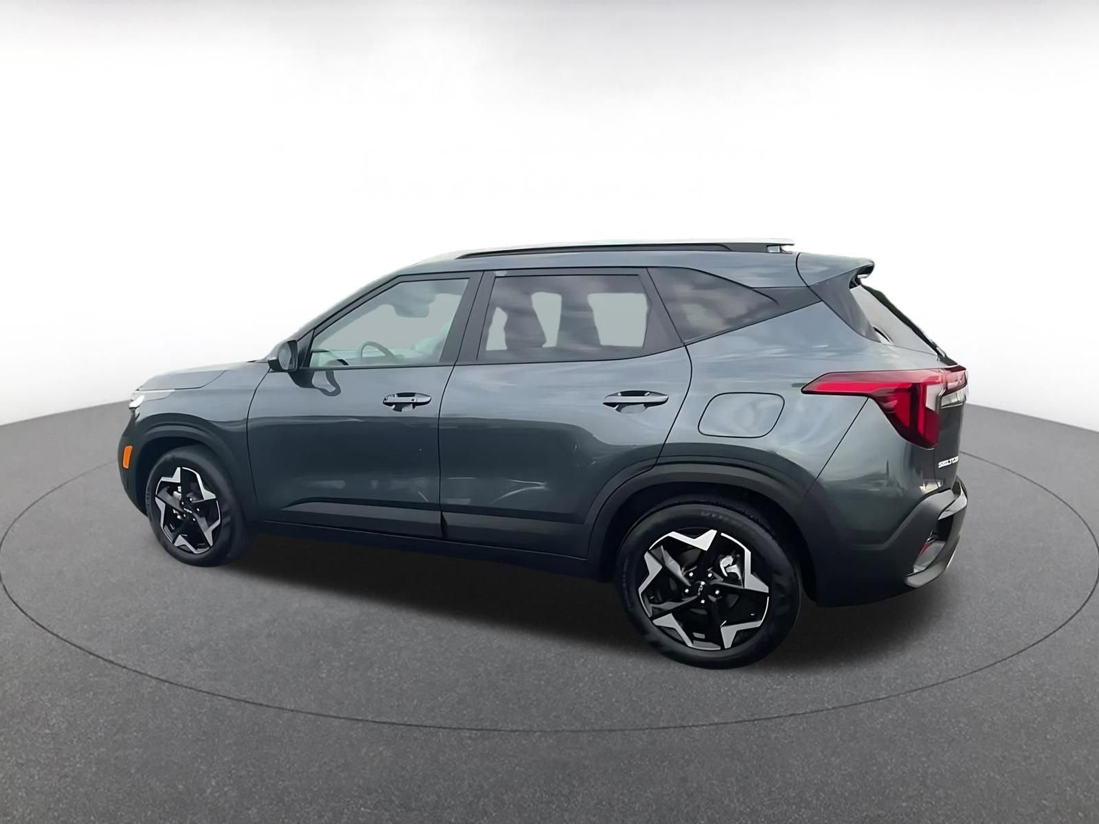 Used 2025 Kia Seltos S FWD image 10