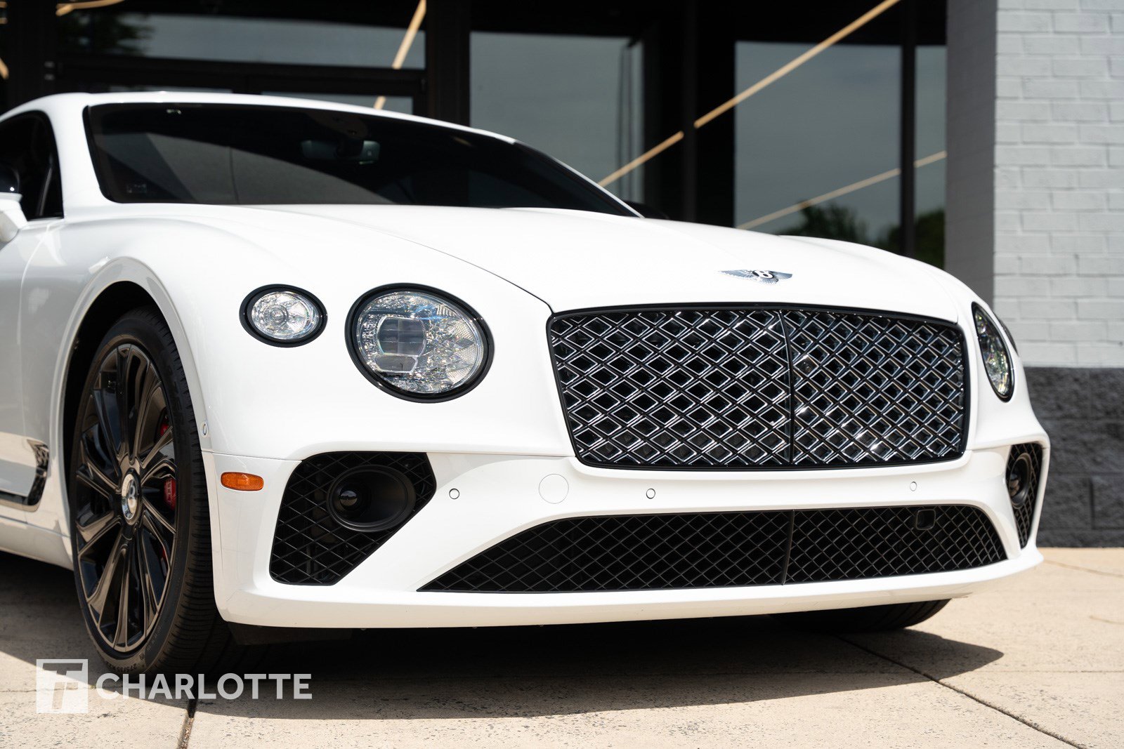 Used 2023 Bentley Continental GT Mulliner AWD/4WD image 2
