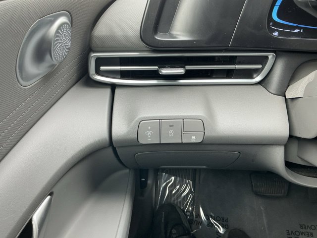 Certified 2024 Hyundai Elantra SE FWD image 20