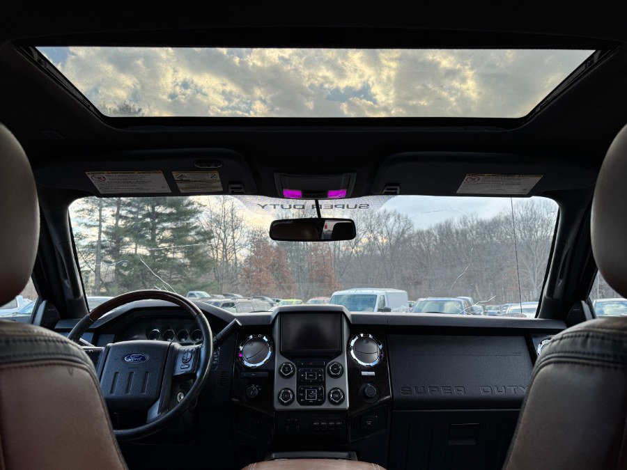 Used 2014 Ford F350 Platinum w/ Platinum Package image 21