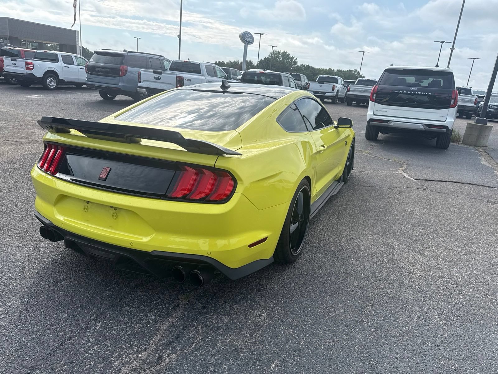 Used 2021 Ford Mustang GT Premium w/ Equipment Group 401A RWD image 7