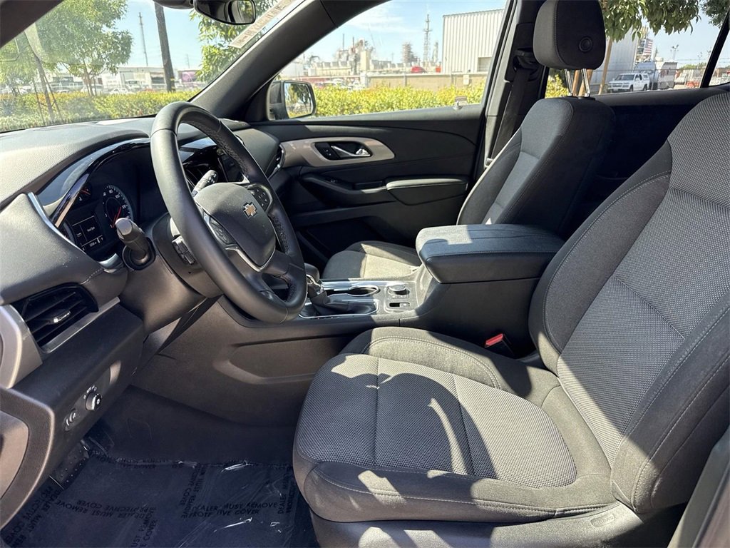 Used 2023 Chevrolet Traverse LT image 18