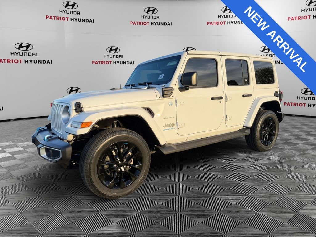 Used 2023 Jeep Wrangler Unlimited Sahara w/ Cold Weather Group AWD/4WD image 7