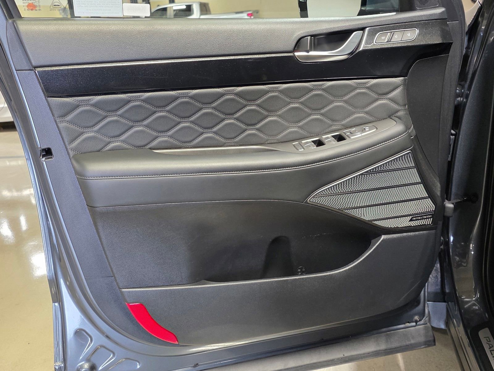 Used 2022 Hyundai Palisade Calligraphy w/ Cargo Package image 21