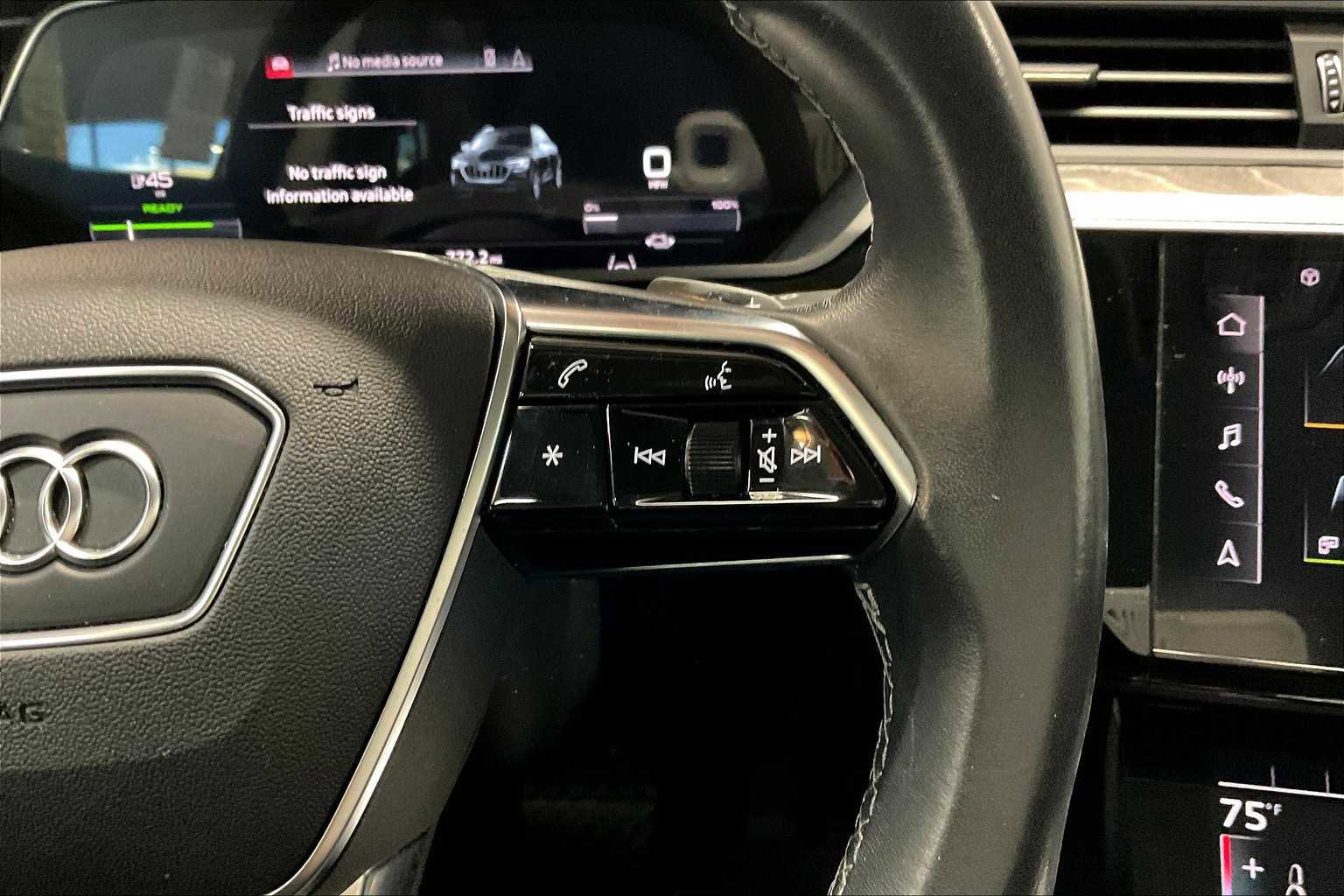 Certified 2022 Audi e-tron Premium Plus w/ Premium Plus Package image 20