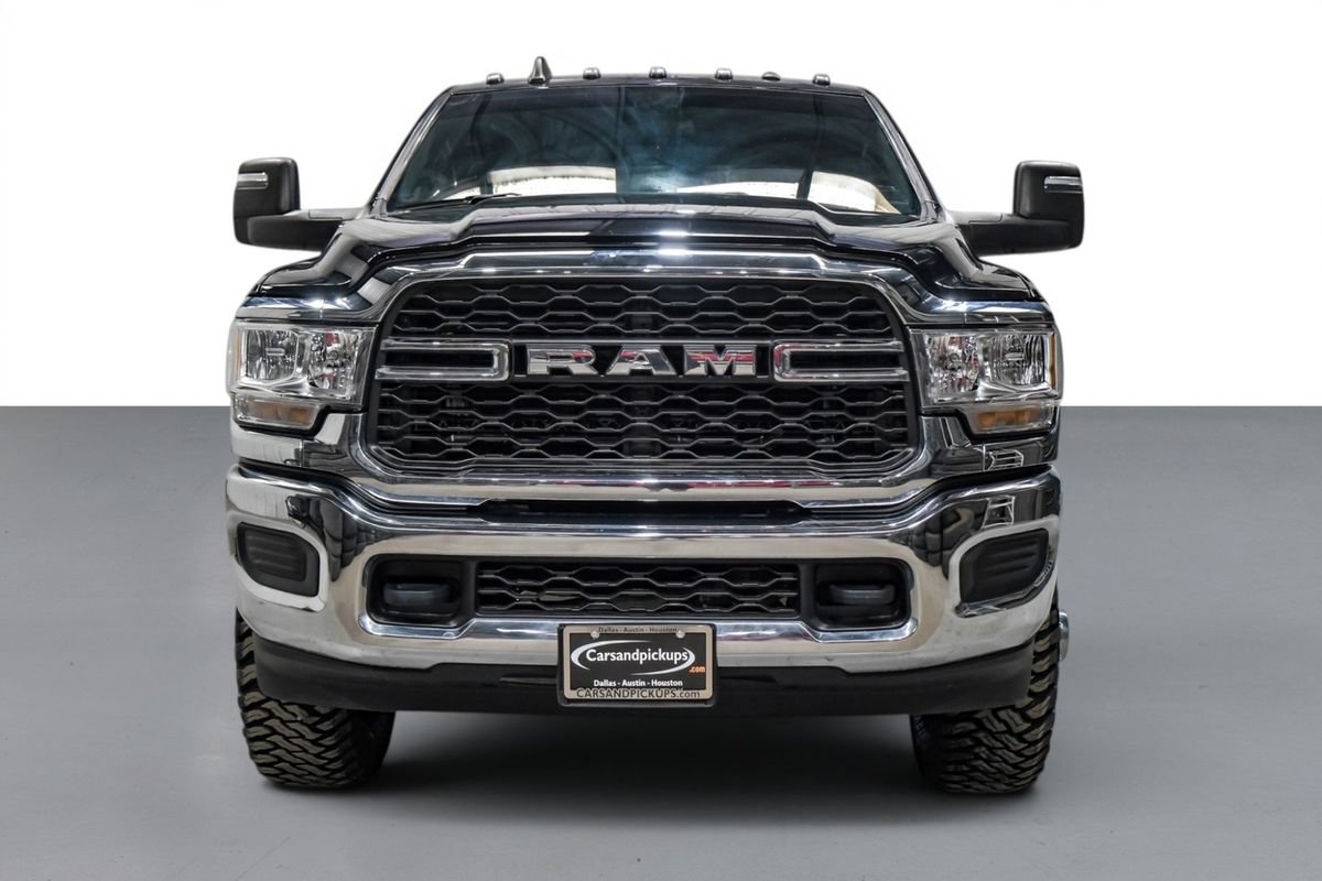 Used 2024 RAM 3500 Tradesman w/ Chrome Appearance Group AWD/4WD image 3