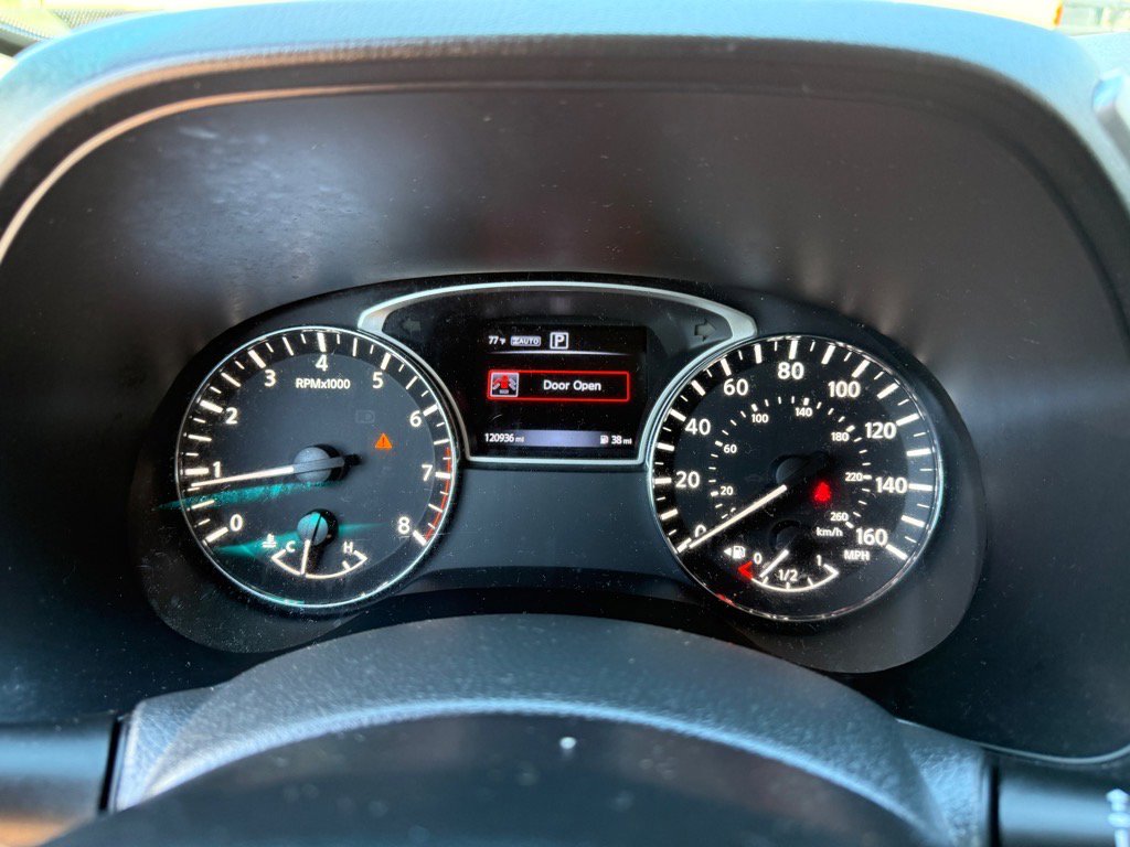 Used 2016 Nissan Pathfinder SV image 33