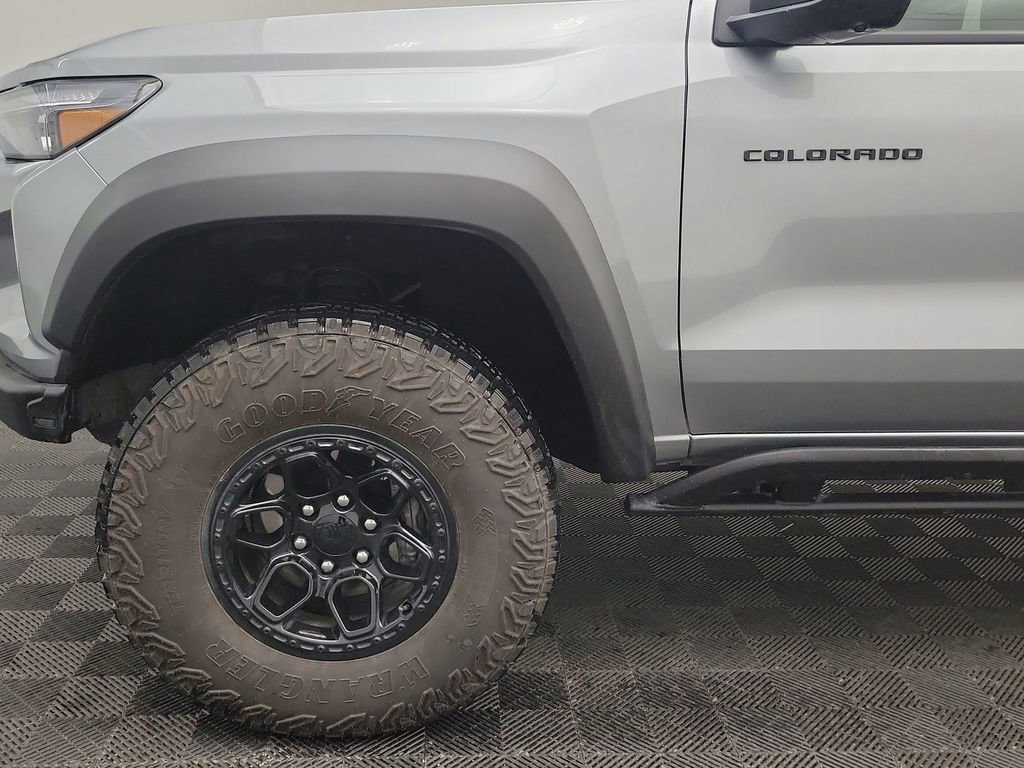 Used 2024 Chevrolet Colorado ZR2 w/ ZR2 Bison Edition AWD/4WD image 9