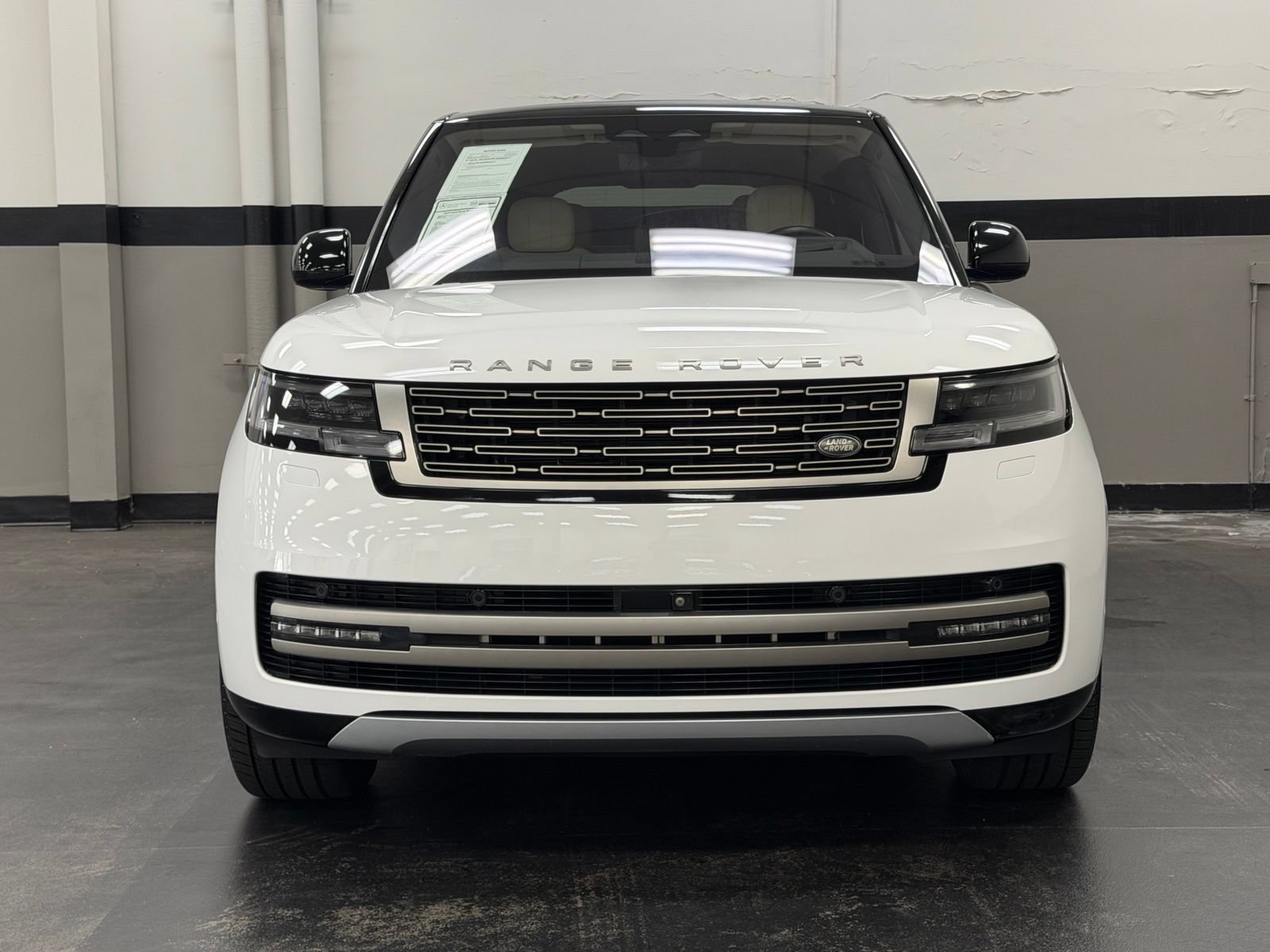 Used 2023 Land Rover Range Rover SE AWD/4WD image 4